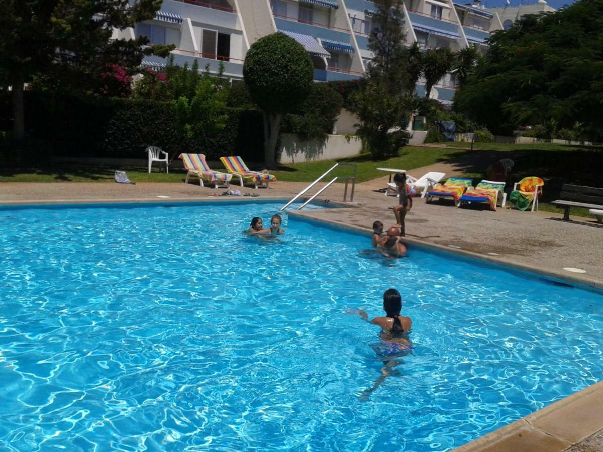 Amathusia Beach Apartment Limassol Exteriör bild